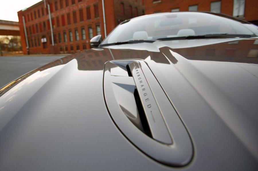  Jaguar XKR Convertible 2011 года  (фото 33 из 42)